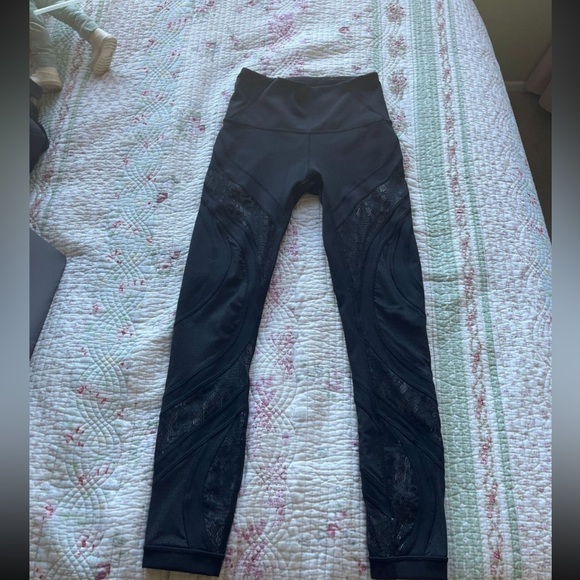 Lululemon - Picture 4 of 8